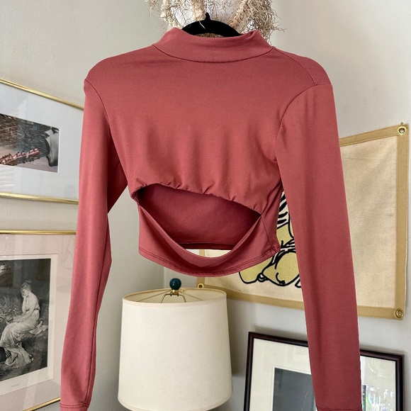 Urban Outfitters Maxine Cutout Mock Neck Top - Size S - Picture 3 of 13